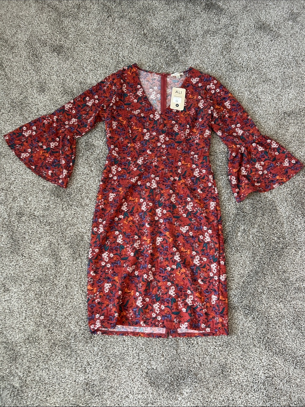 Gilli Red Floral V-Neck Bell Sleeve Long Sleeve Dress